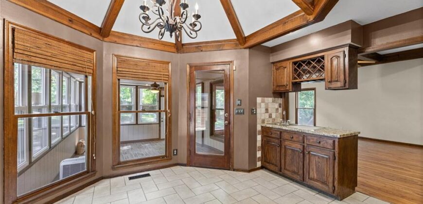 6209 NW 77th Street, Kansas City, MO 64151