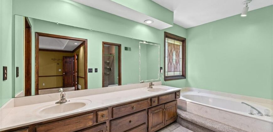 6209 NW 77th Street, Kansas City, MO 64151