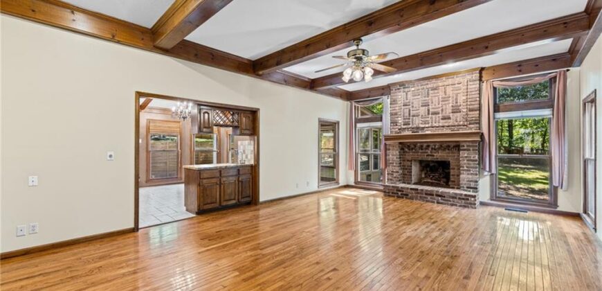 6209 NW 77th Street, Kansas City, MO 64151