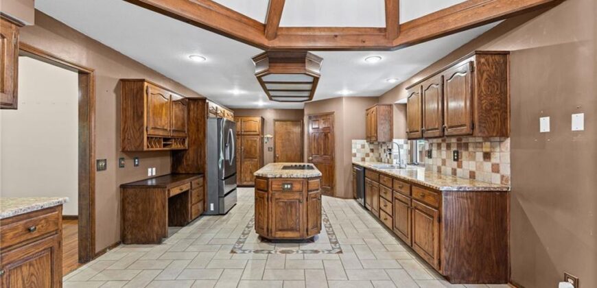 6209 NW 77th Street, Kansas City, MO 64151
