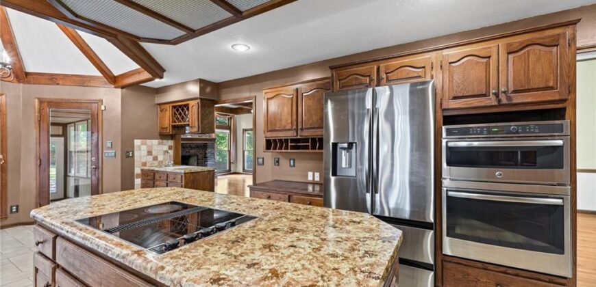 6209 NW 77th Street, Kansas City, MO 64151