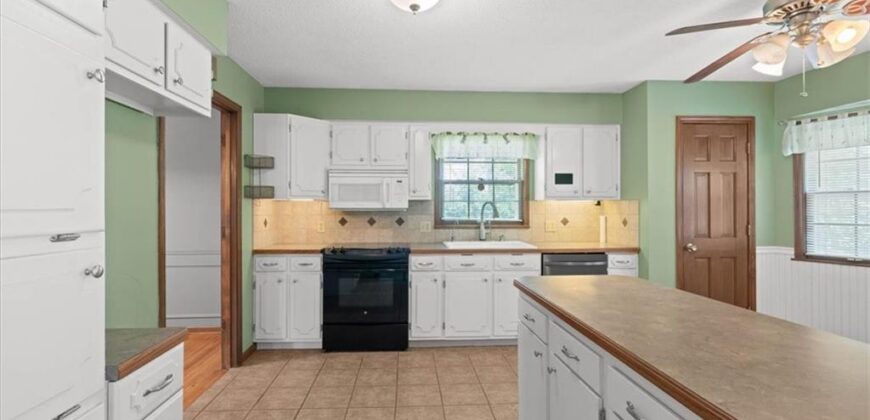 7211 N HIGHLAND Avenue, Gladstone, MO 64118