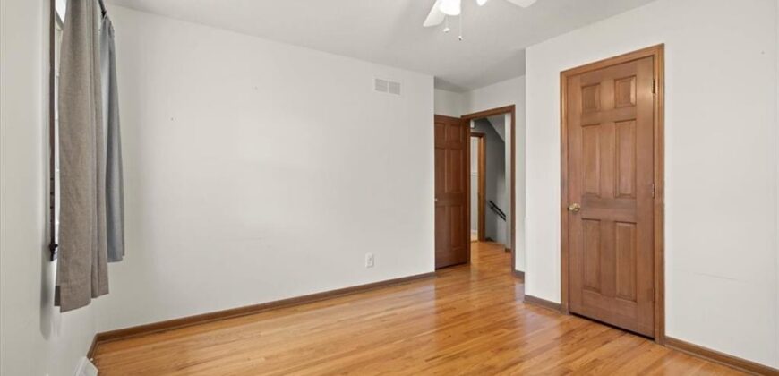 7211 N HIGHLAND Avenue, Gladstone, MO 64118