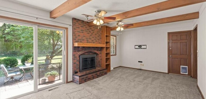 7211 N HIGHLAND Avenue, Gladstone, MO 64118