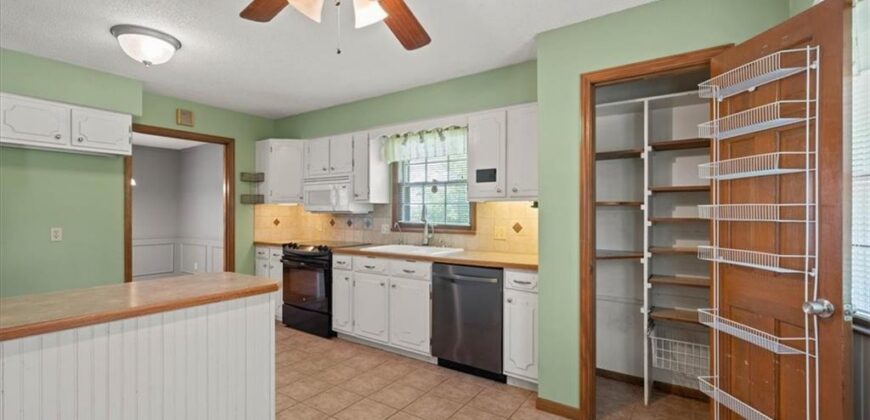 7211 N HIGHLAND Avenue, Gladstone, MO 64118