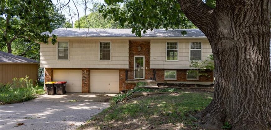 5822 NW Aspen Lane, Kansas City, MO 64152