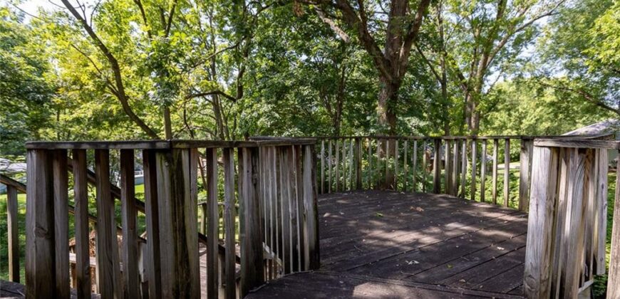 5822 NW Aspen Lane, Kansas City, MO 64152