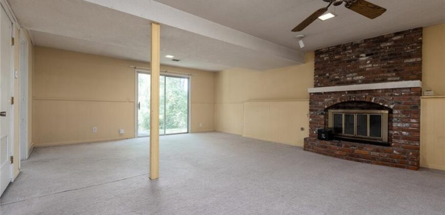 5822 NW Aspen Lane, Kansas City, MO 64152