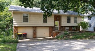 5822 NW Aspen Lane, Kansas City, MO 64152