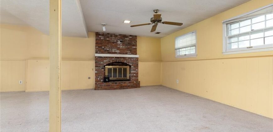 5822 NW Aspen Lane, Kansas City, MO 64152