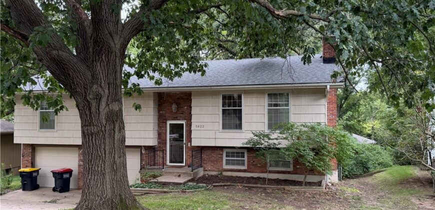 5822 NW Aspen Lane, Kansas City, MO 64152