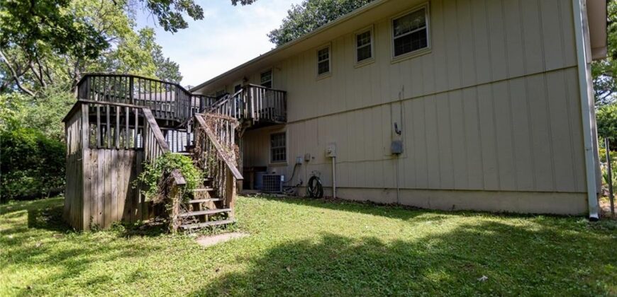 5822 NW Aspen Lane, Kansas City, MO 64152