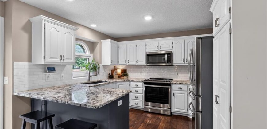 11008 N Farley Avenue, Kansas City, MO 64157