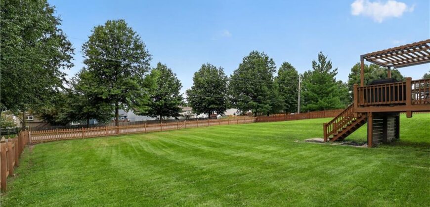 11008 N Farley Avenue, Kansas City, MO 64157
