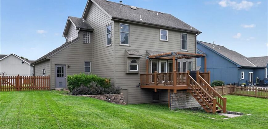 11008 N Farley Avenue, Kansas City, MO 64157