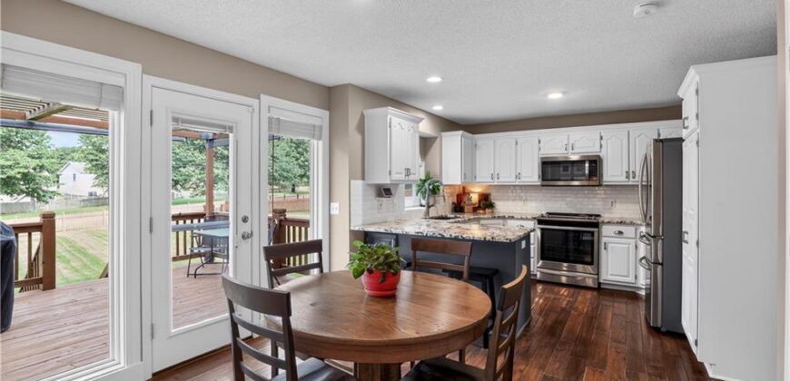 11008 N Farley Avenue, Kansas City, MO 64157