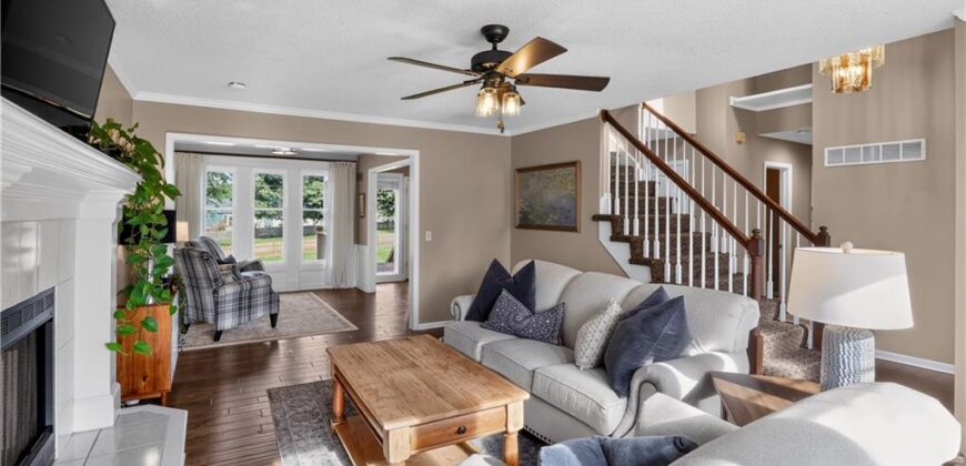 11008 N Farley Avenue, Kansas City, MO 64157