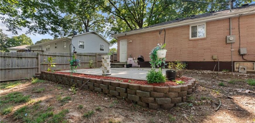 102 Highland Drive, Smithville, MO 64089