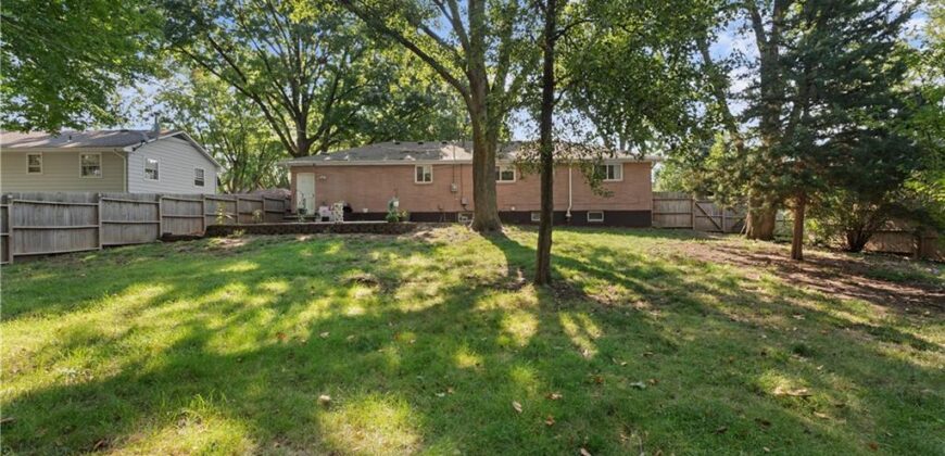 102 Highland Drive, Smithville, MO 64089
