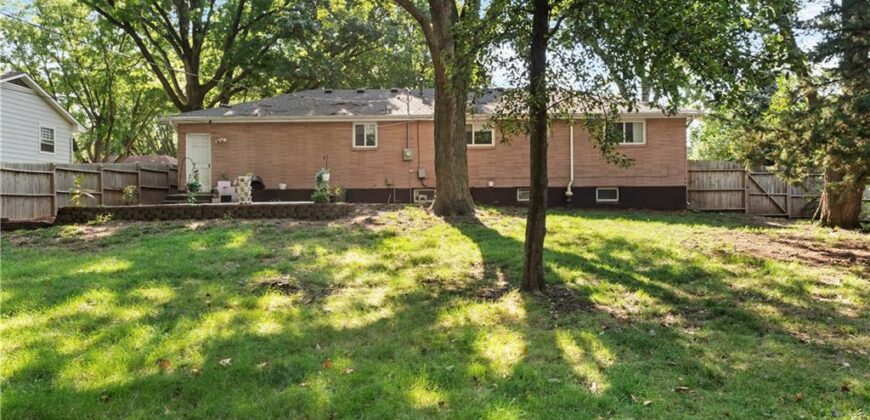102 Highland Drive, Smithville, MO 64089