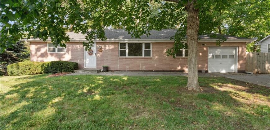 102 Highland Drive, Smithville, MO 64089