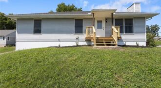 500 S Commercial Avenue, Smithville, MO 64089