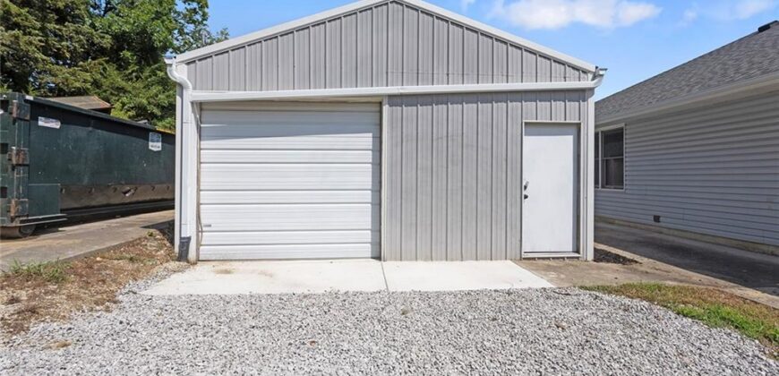 500 S Commercial Avenue, Smithville, MO 64089