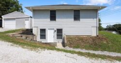 500 S Commercial Avenue, Smithville, MO 64089