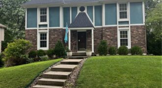 6112 N Strathbury Avenue, Kansas City, MO 64151