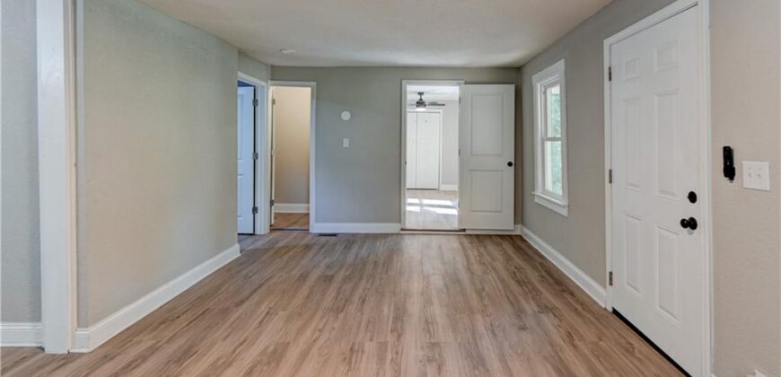 6212 Eugene Field Road, Kansas City, MO 64119