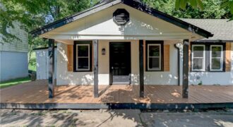 6212 Eugene Field Road, Kansas City, MO 64119