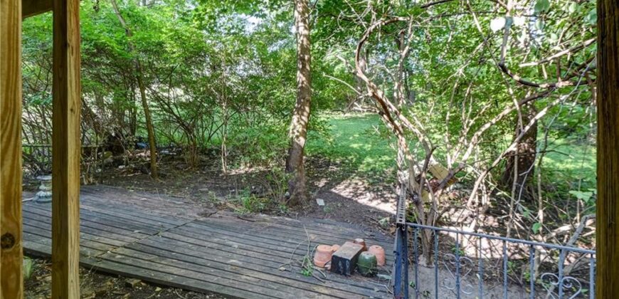 6212 Eugene Field Road, Kansas City, MO 64119