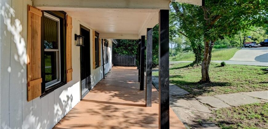 6212 Eugene Field Road, Kansas City, MO 64119