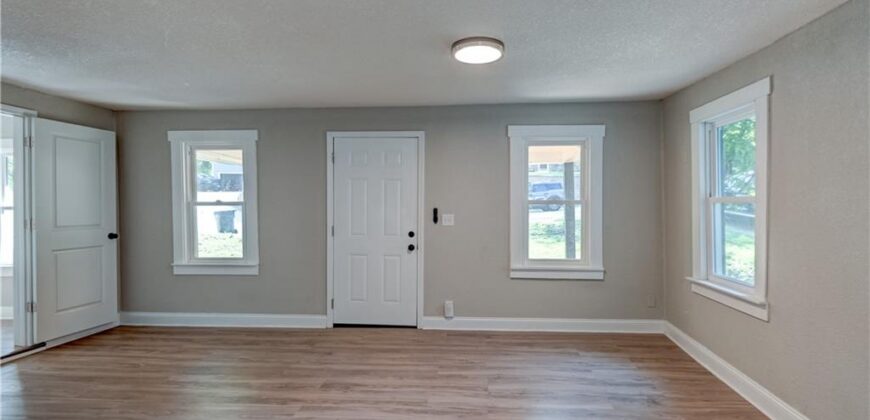 6212 Eugene Field Road, Kansas City, MO 64119