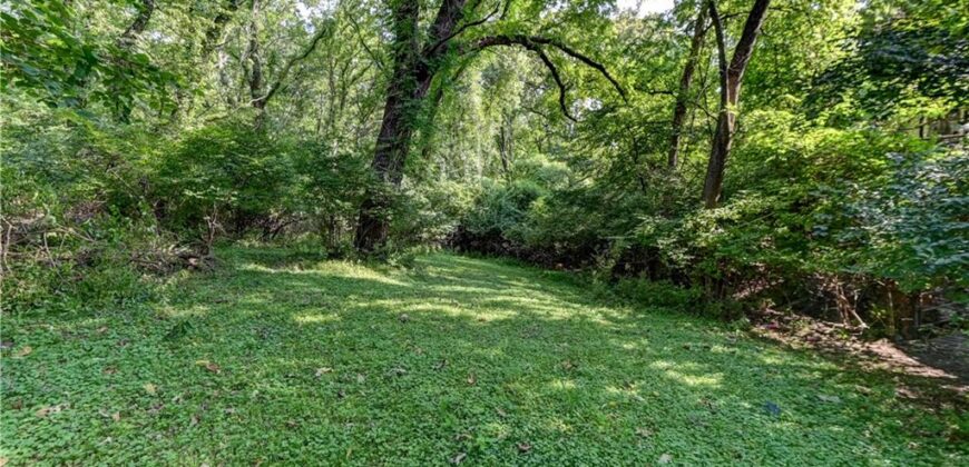 6212 Eugene Field Road, Kansas City, MO 64119