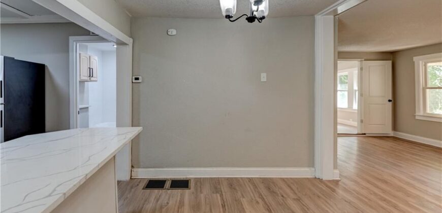 6212 Eugene Field Road, Kansas City, MO 64119