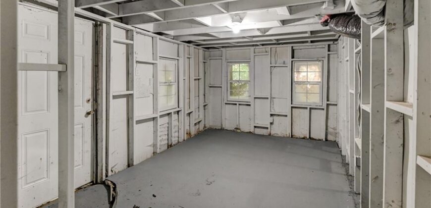 6212 Eugene Field Road, Kansas City, MO 64119