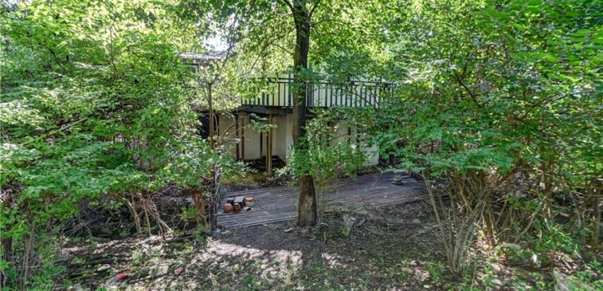 6212 Eugene Field Road, Kansas City, MO 64119