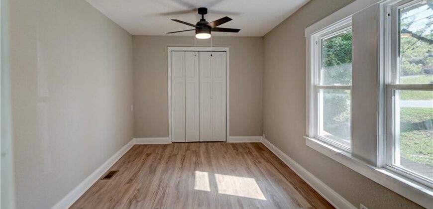 6212 Eugene Field Road, Kansas City, MO 64119