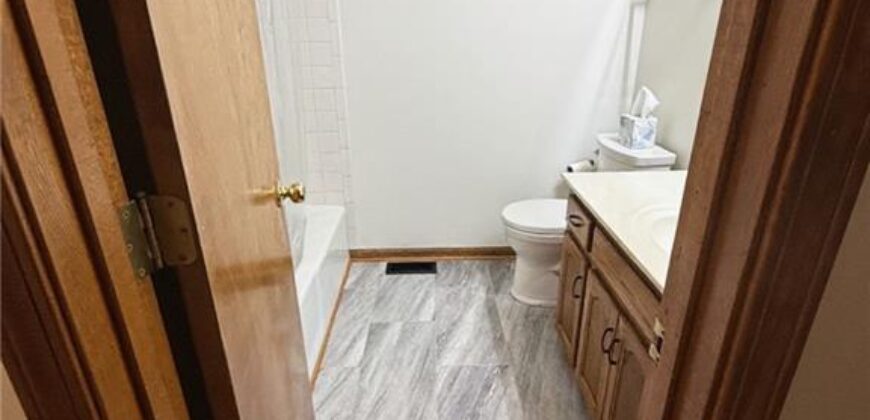 1607 NE 114 Street, Kansas City, MO 64155