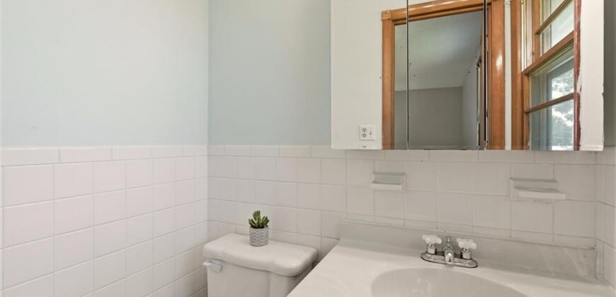 304 NE 88th Street, Kansas City, MO 64155
