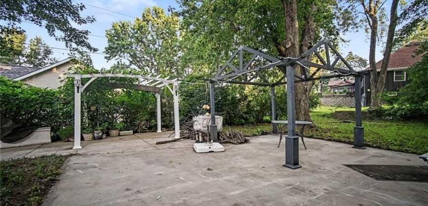 420 Glendale Road, Liberty, MO 64068