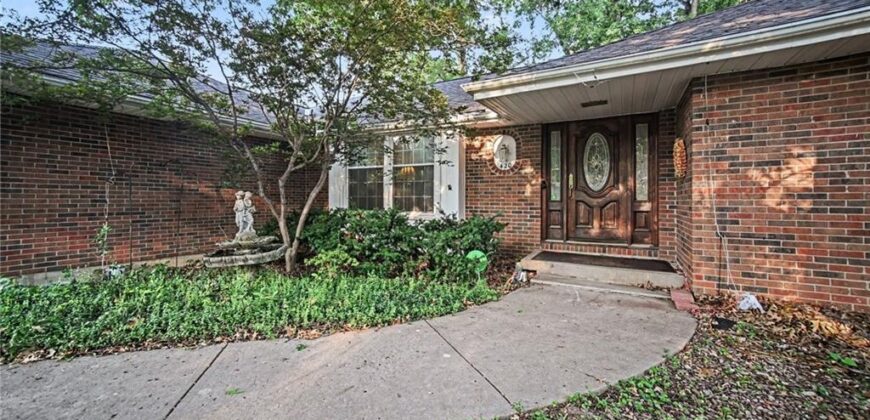 420 Glendale Road, Liberty, MO 64068