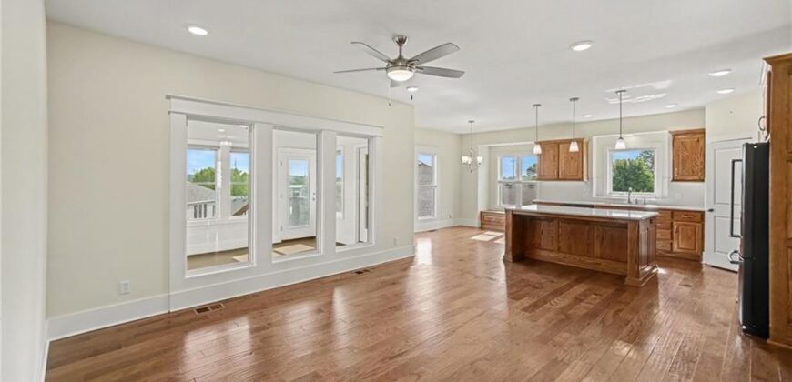 304 Prairie Rose Circle, Smithville, MO 64089