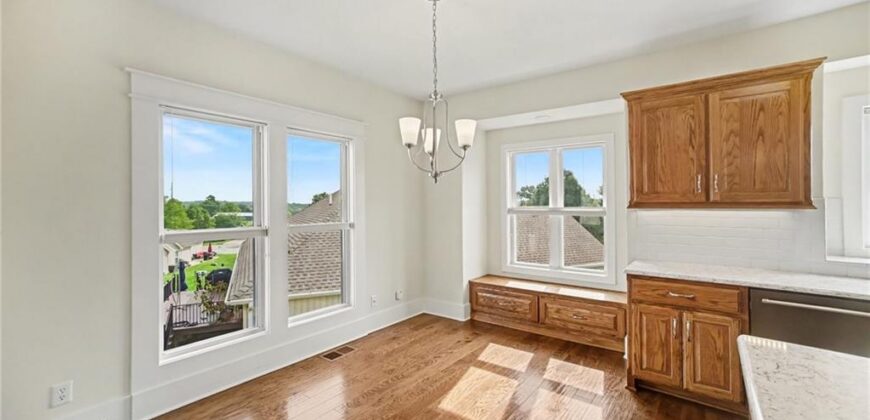 304 Prairie Rose Circle, Smithville, MO 64089
