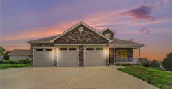 304 Prairie Rose Circle, Smithville, MO 64089