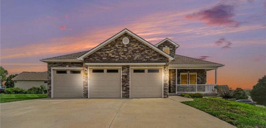 304 Prairie Rose Circle, Smithville, MO 64089
