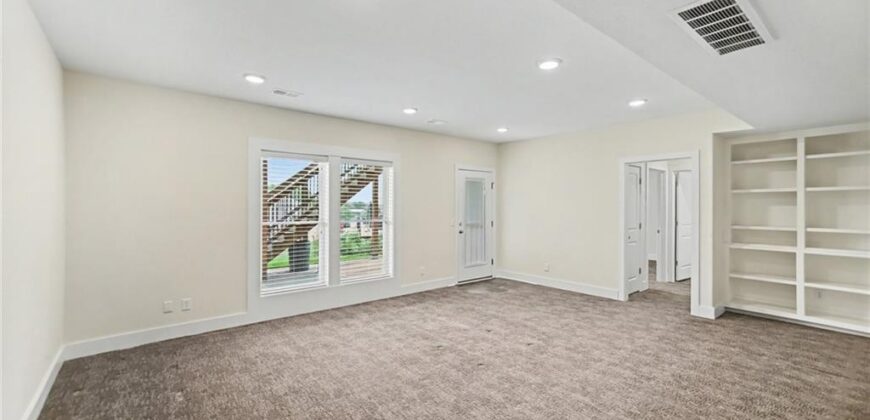 304 Prairie Rose Circle, Smithville, MO 64089