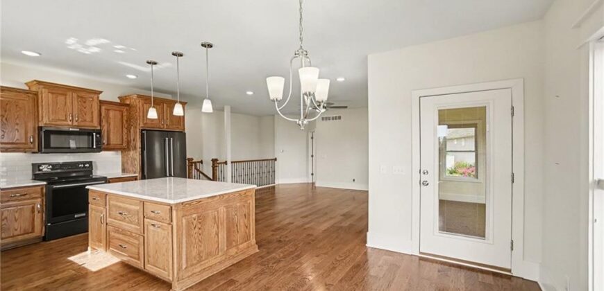 304 Prairie Rose Circle, Smithville, MO 64089