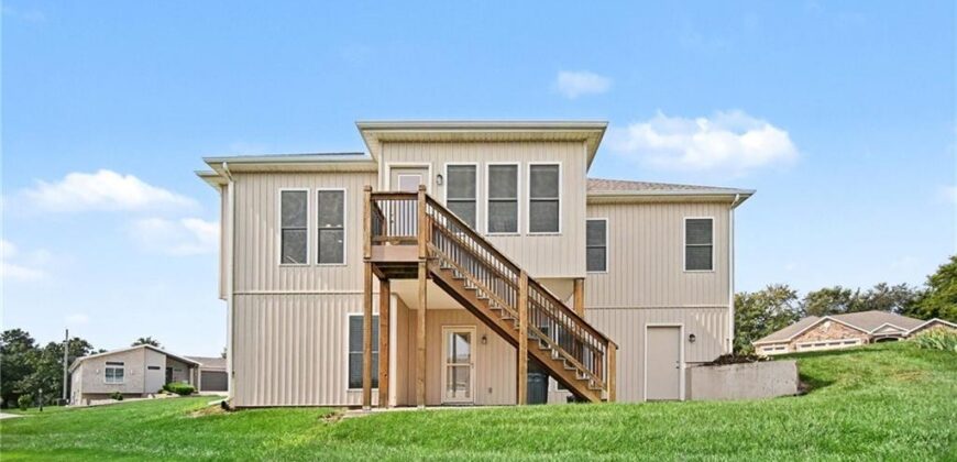 304 Prairie Rose Circle, Smithville, MO 64089